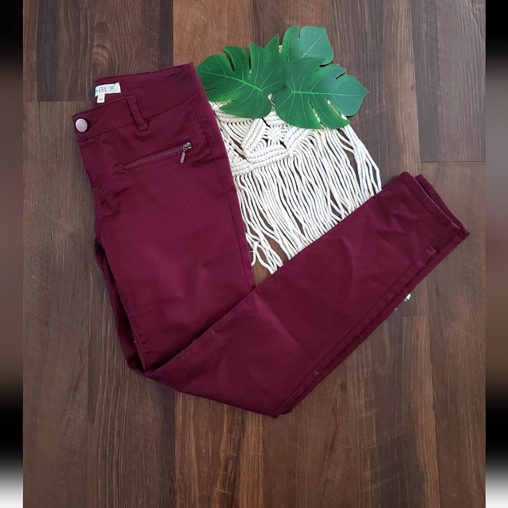Love Fire Skinny Pants NWOT